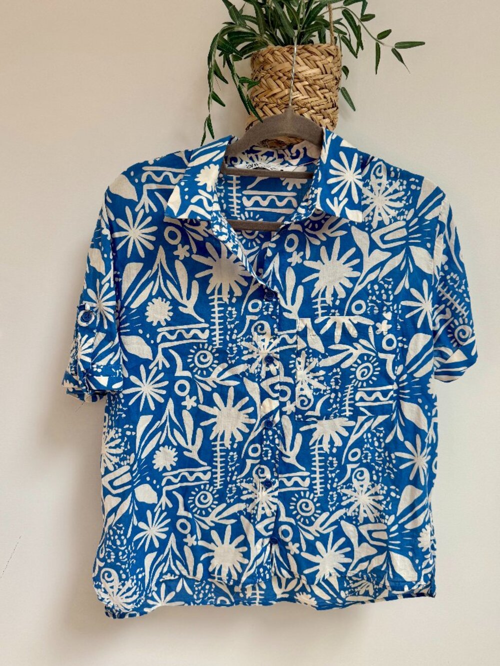 Fun Zara Camp Short Sleeve Shirt, Blue and White, Sz L